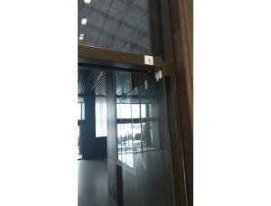 Видео с объекта Монтаж автоматической двери DORMAKABA Объект Б. О. Лужки Клаб